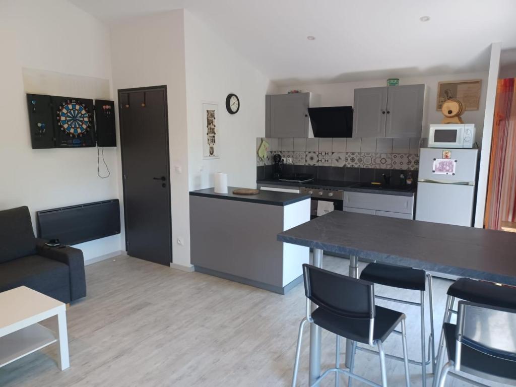 Appartement LE CHAI 1 4 Avenue de Pomerols 34120 Castelnau-de-Guers