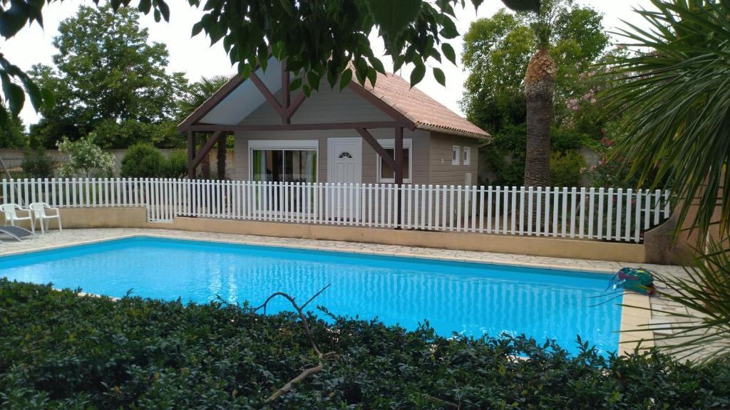 LE CHALET DE LYLOU 345 Rue du Pin, 34310 Montady