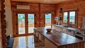 Le Chalet jacuzzi et Détente 4 Étoiles