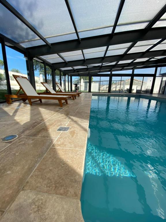 LE CHALET - Piscine - Studio pour 4 Personnes 734