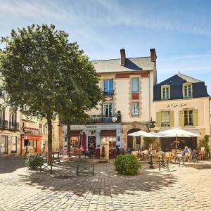 * LE CHAMARELLE * Hyper Centre Auray *