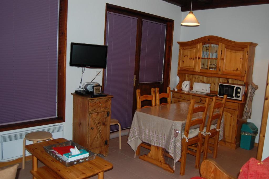 Appartement Le Chamois route du grand mont 73270 Arêches