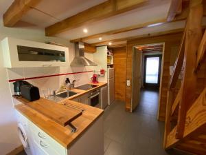 LE CHARDON Bel appartement avec terrasse dans vieille ferme de montagne rénovée