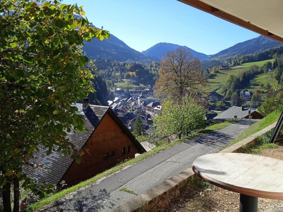 Le charmant somme - vue et terrasse privative Lotissement le Pré du Comté, 73670 Saint-Pierre-dʼEntremont