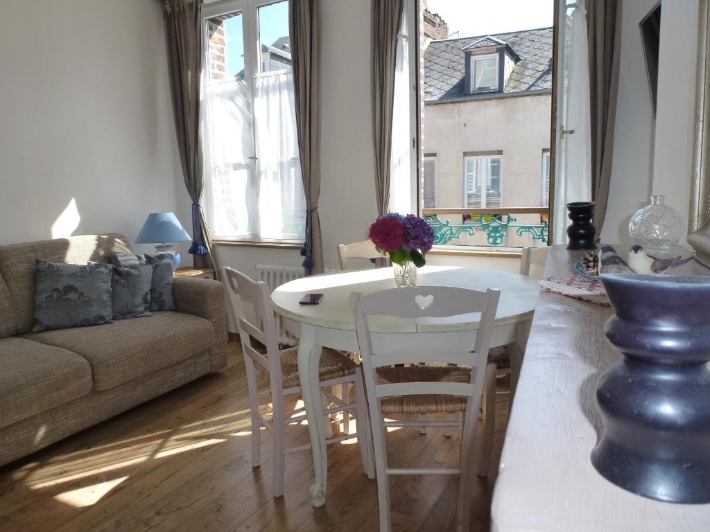 Appartement Le Charme à la Française 15 Rue Cachin 14600 Honfleur