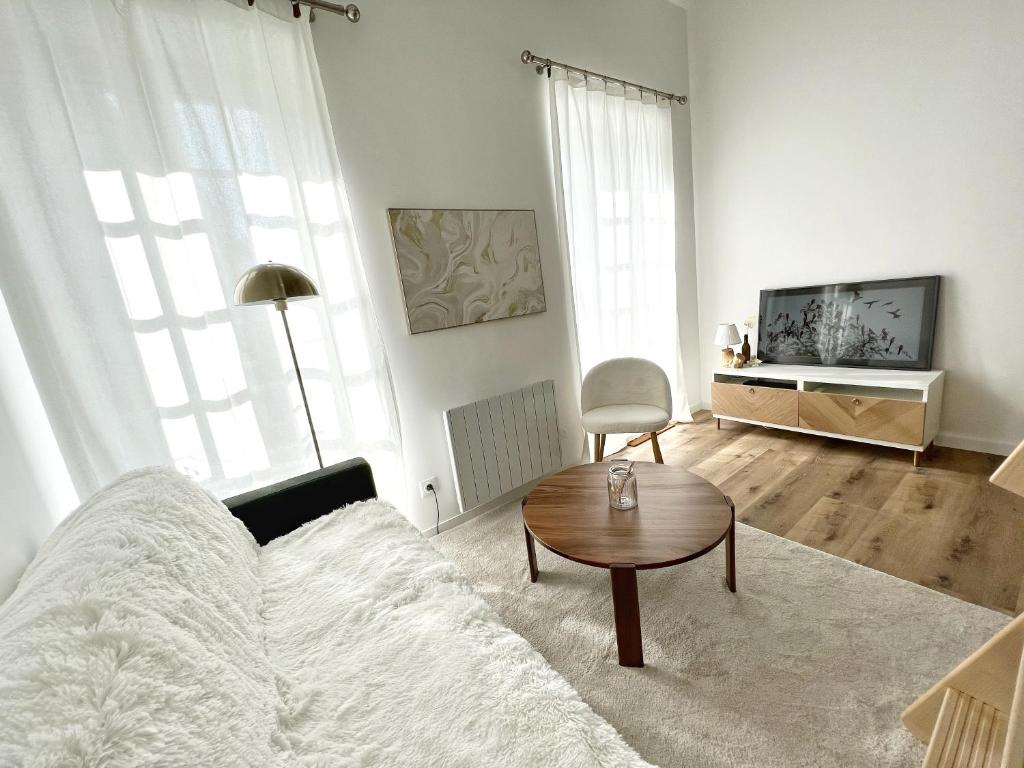 Le Cocon - Coeur de ville Apt 101 24 Rue Léonce Vieljeux, 17000 La Rochelle