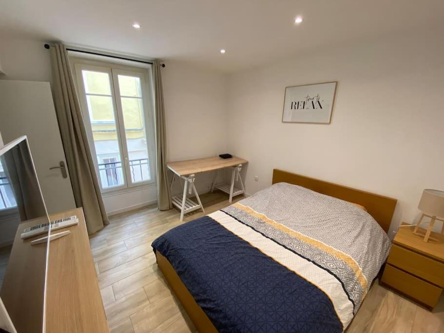 Appartement Le Coeur du Port de Golfe Juan - Parking - Clim - Wifi 3 Avenue de la Gare 06220 Vallauris