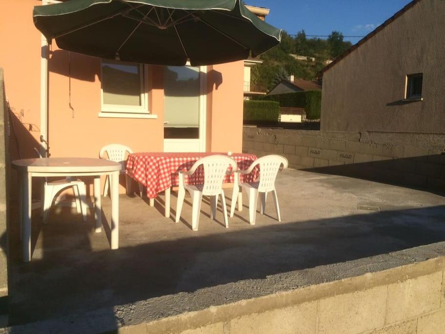 Appartement Le Coin Tranquille au pied du Puy de Dôme 12 Avenue de la Gare 63230 Pontgibaud