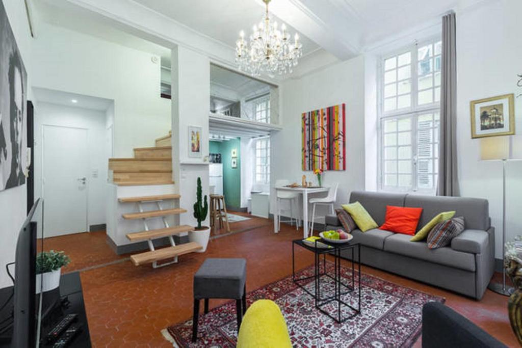 LE COLONNA - GRAND STUDIO EN DUPLEX, REFAIT A NEUF, VIEUX-NICE Old town 11 Rue Colonna d'Istria, 06300 Nice