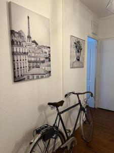 Le Comte est bon, quartier Antiquaires