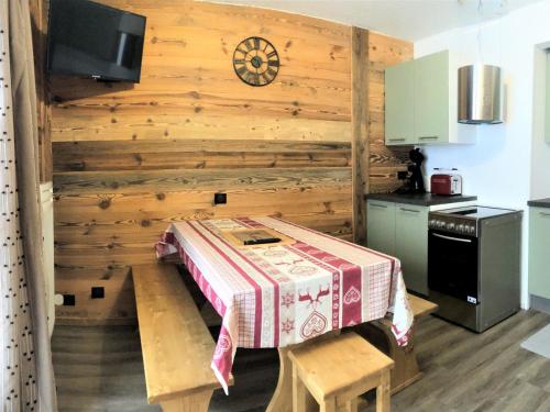 Appartement Le Corbier, 2 pièces, 6 personnes - FR-1-267-247 Villarembert france