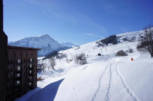 Le Corbier, Bel appartement au pied des pistes