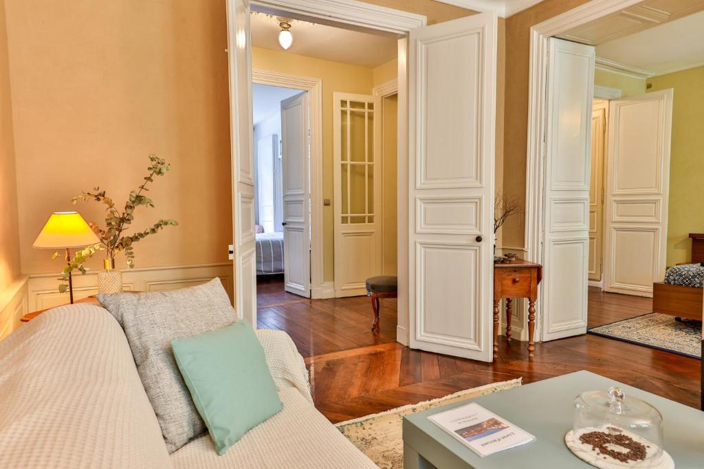 Appartement Le CORDON BLEU # Vieux-Cognac # Jardin 5 rue du palais. Boites aux lettres Cecchini Rue du Palais 16100 Cognac