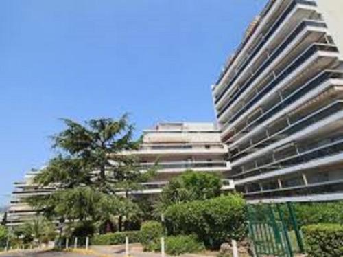 Le Corinthe studio apartment