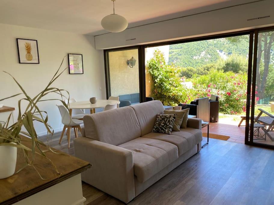 Le Corton - 45m2 - Parking - Jardin - Wifi Residence Dar El Chott Chemin des Lombards, 13260 Cassis