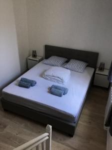 Appartement **Le Cosy Blue** hypercentre - wifi - clair - calme 26 Rue de la Barre 76200 Dieppe Normandie