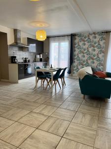 Appartement Le cosy lumineux, centre ville 111 Avenue du Général de Gaulle 66500 Prades Languedoc-Roussillon