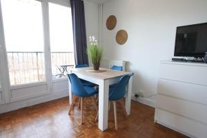 Le Cosy Proche Paris Restaurants et Commerces