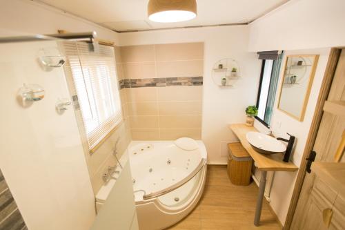 Le Cottage Bien-Etre - Jacuzzi
