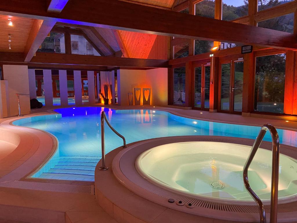LE DAVID : *Jolie T2* Terrasse, parking et piscine. 06220 Vallauris