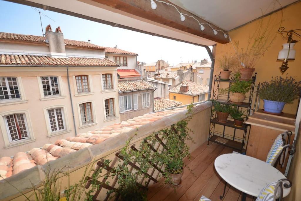 LE DIX Duplex historical center balcony with view and air conditioning 10 Rue Boulegon, 13100 Aix-en-Provence