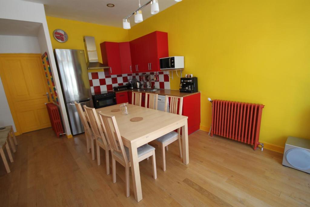 Appartements Appartement Le Dordogne 77 rue Castelnau, 63150 La Bourboule