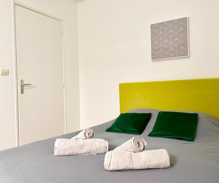 Appartement * Le Droma D’or * Appartement Confort * Centre-ville 1 er étage 42 Rue du Four à Chaux 62100 Calais