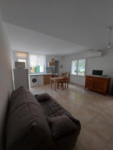 Appartement Le duplex de la gare 24 Avenue de la Gare 30470 Aimargues Languedoc-Roussillon