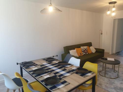 LE DUPLEX ESTHER WIFI PARKING GRATUIT Toute la rue