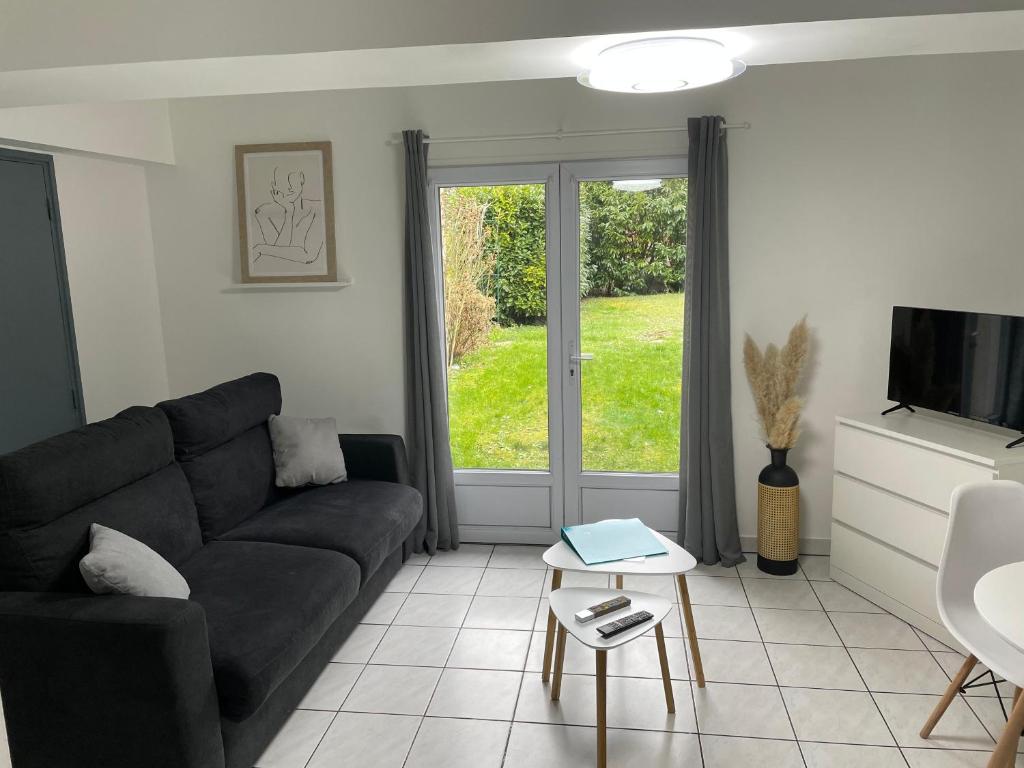 Appartement Le First Auversois charmant studio avec jardinet 79 Rue Daubigny 95430 Auvers-sur-Oise