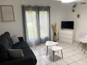 Appartement Le First Auversois charmant studio avec jardinet 79 Rue Daubigny 95430 Auvers-sur-Oise Île-de-France