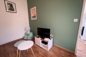 Le FLOLIE - ENTREE AUTONOME - Centre-ville - Wifi - Netflix