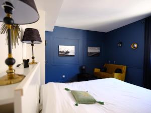 Le Floreal, great quiet appt in very town center