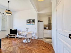 Appartement LE FOCH by Booking Guys 8 Avenue du Maréchal Foch 06230 Villefranche-sur-Mer Provence-Alpes-Côte d\'Azur