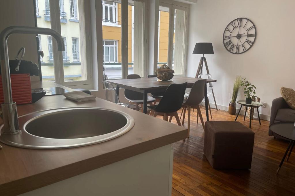 Appartement Le Gambetta 4 - halles de Merville - T3 - centre ville 8 Rue Gambetta 1er etage 56100 Lorient