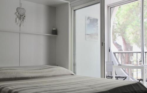 LE GEROUDIS - Studio centre ville - plage -clim