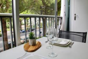 LE GEROUDIS - Studio centre ville - plage -clim