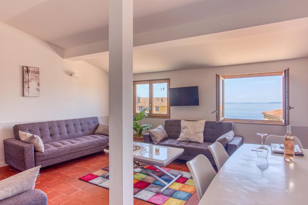 LE GILLY 6 - F3 EXCEPTIONNEL, VUE MER, MODERNE, CLIMATISATION, Vieux-Nice 12 Rue Jules Gilly, 06300 Nice