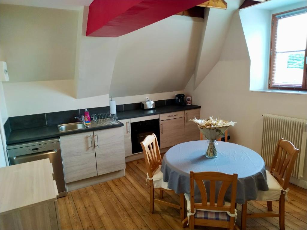 Appartement Le Gîte du Trésor 20 Rue du Château 49260 Montreuil-Bellay