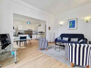 Le Gounod 25 by Booking Guys