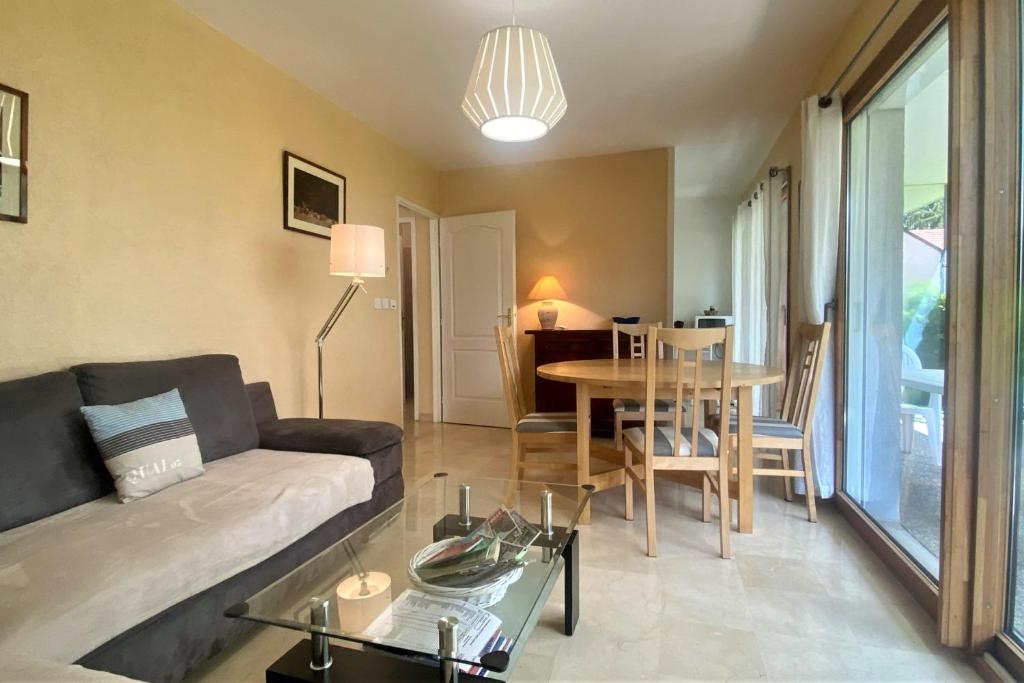 Le Gouverneur - à 5 min du Lac - Terrasse & Jardin - 2 personnes 29 Avenue des Barattes, 74000 Annecy