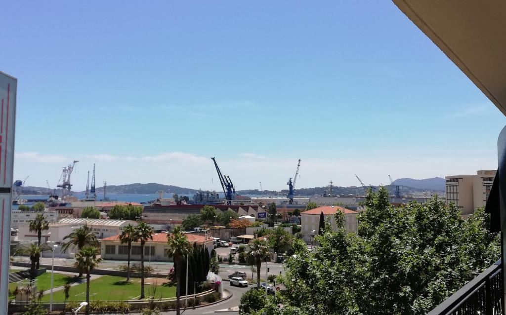 Le Grand Appart' Toulon Le Provence 31 Avenue des Dardanelles, 83000 Toulon
