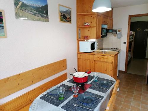 Appartement Appartement Le Grand-Bornand, 1 pièce, 4 personnes - FR-1-241-242 573 CHEMIN DE SUIZE Le Grand-Bornand