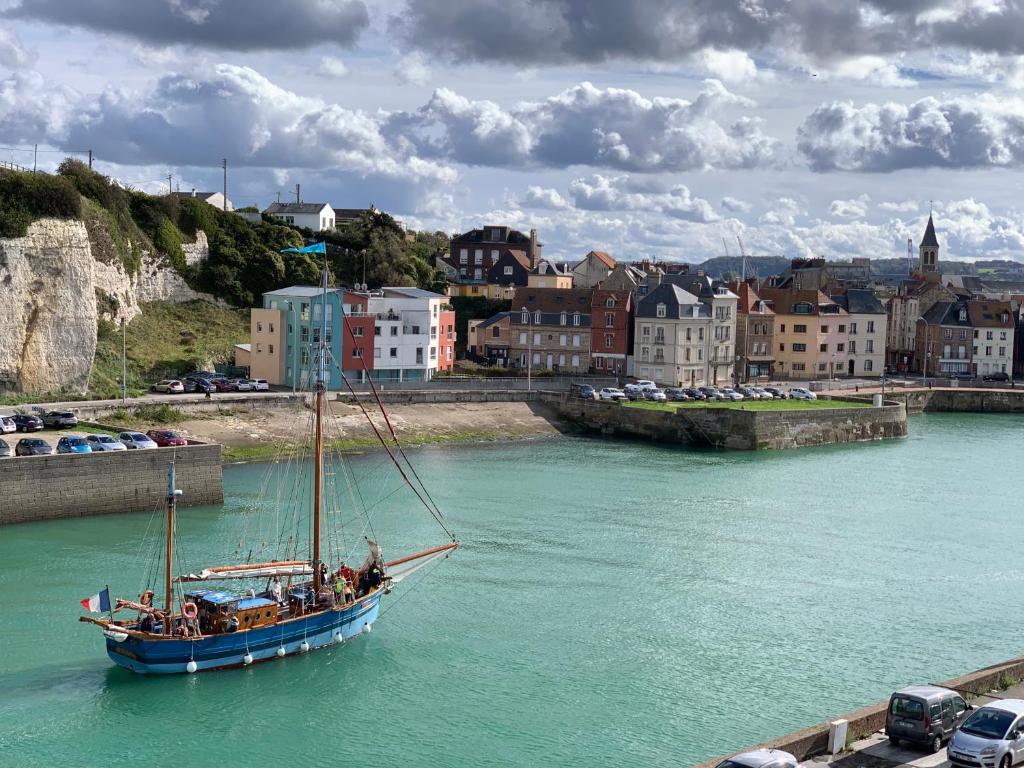 Le grand canal Vue port et falaise 25 Quai du Hable, 76200 Dieppe