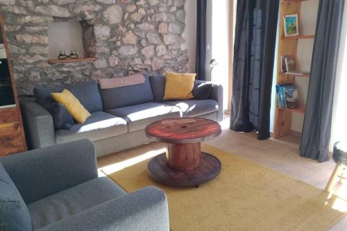 Le Grand PIerron Clarée Valley cosy apartment in mountain, 6p