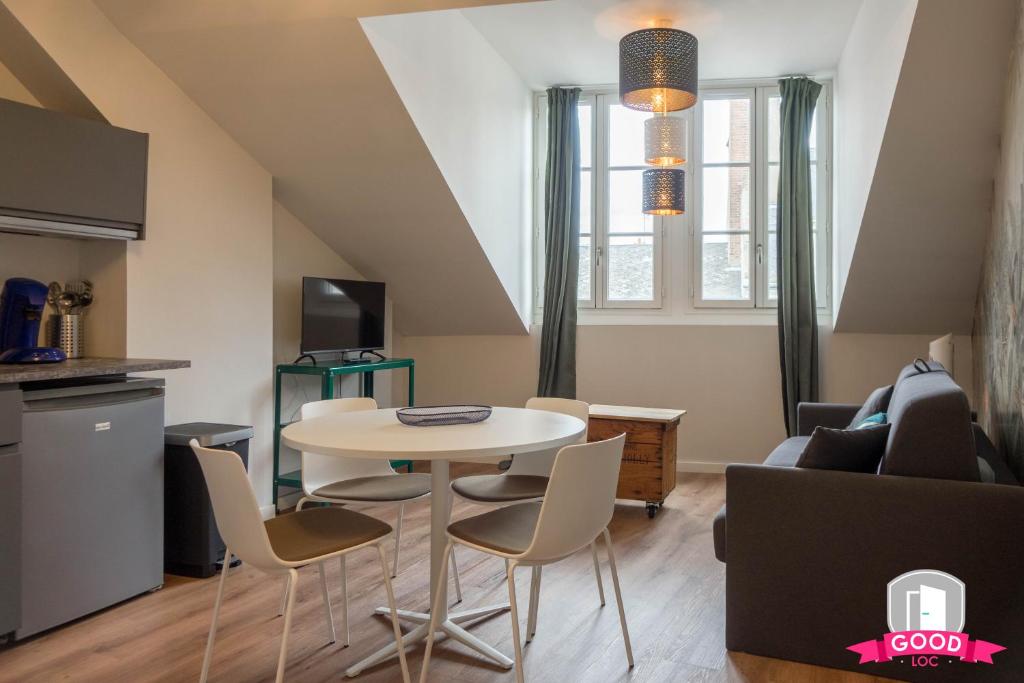 Appartement Le Haut du Bannier * T2 * Hyper Centre * Wifi * 3ème étage 99 Rue Bannier 45000 Orléans