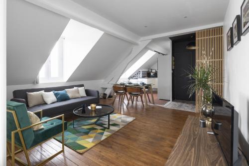 Le Heron by Cocoonr