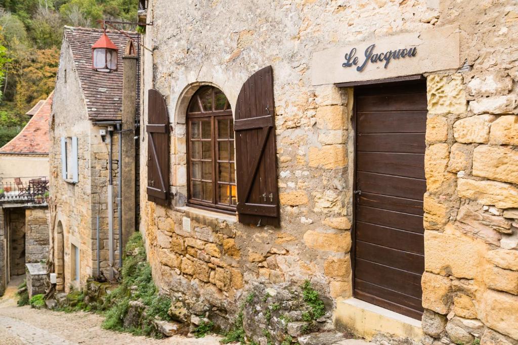 Appartement Le Jacquou , in heart of Beynac , Périgord, Dordogne Le Bourg, 9 rue Tibal lo Garel 24220 Beynac-et-Cazenac