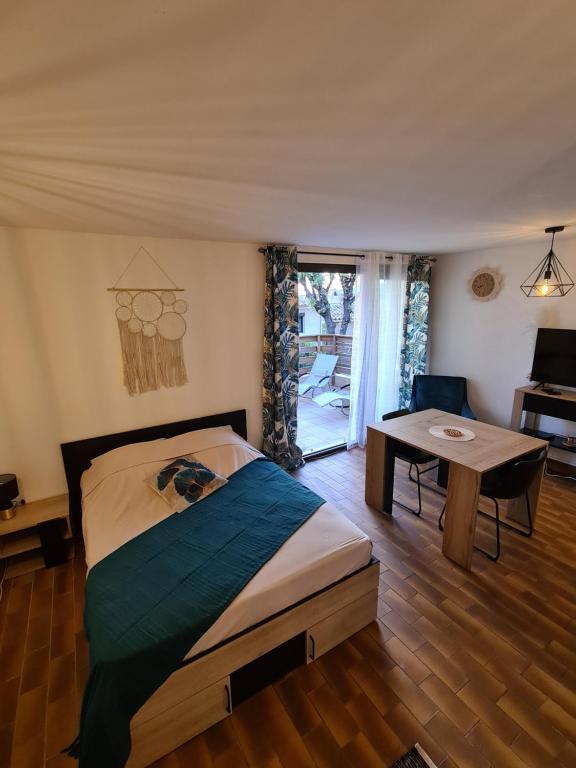 LE JAD, ROQUEBRUNE