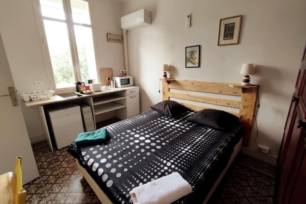 Appartement Le Jasmin airconditioned studio with swimming pool 14 Boulevard Pebre 13008 Marseille